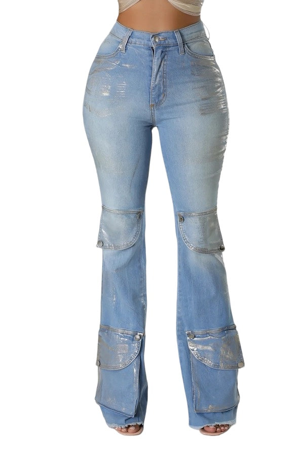 a woman wearing a pair of blue jeans