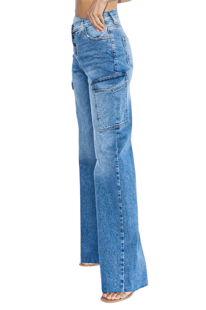 a woman wearing a pair of blue jeans