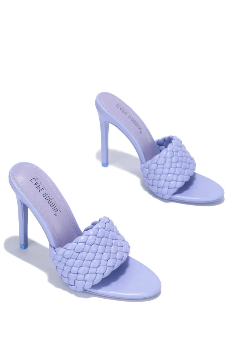 Annie - Periwinkle Cape Robbin